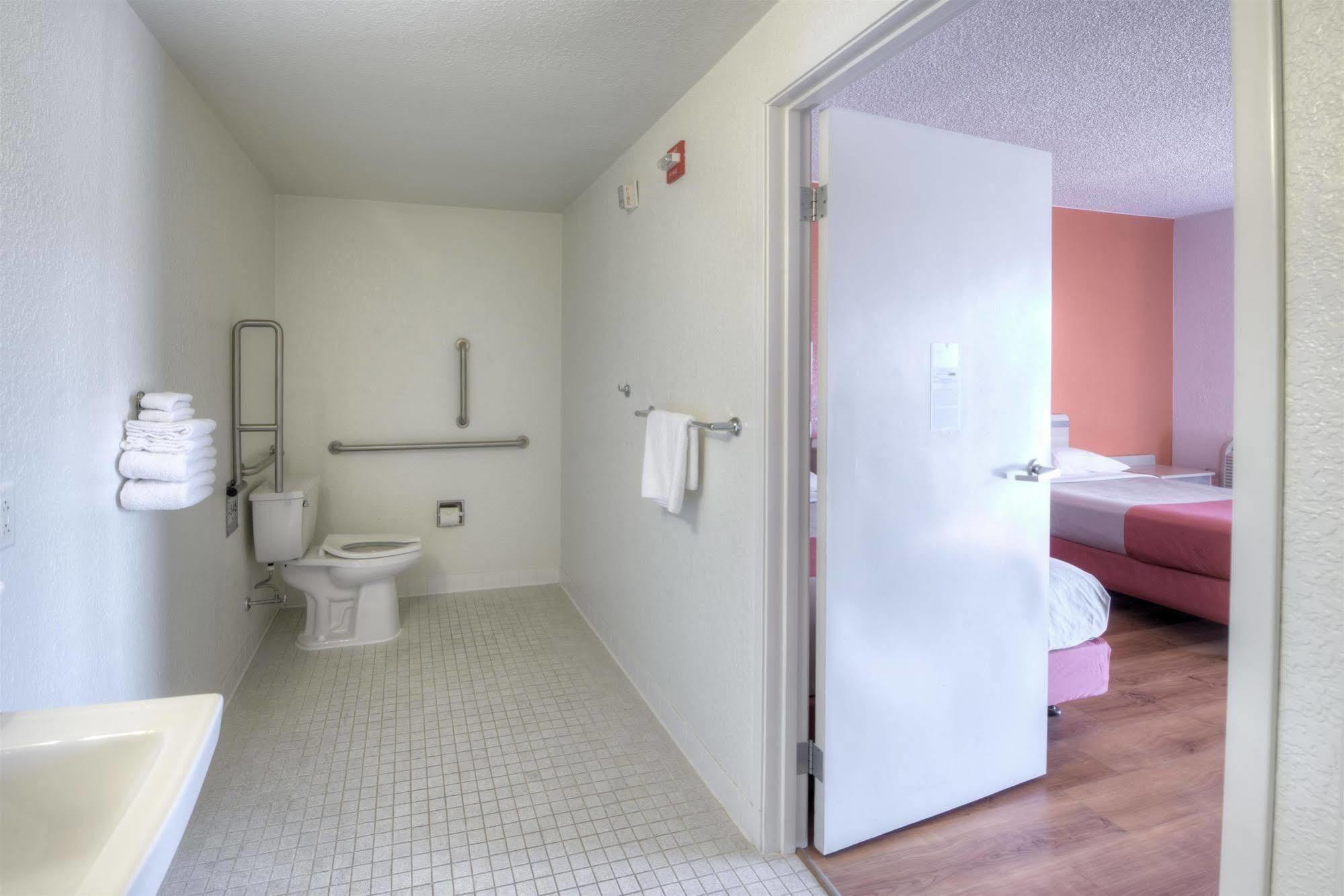 Motel 6-Niantic, Ct - New London ภายนอก รูปภาพ
